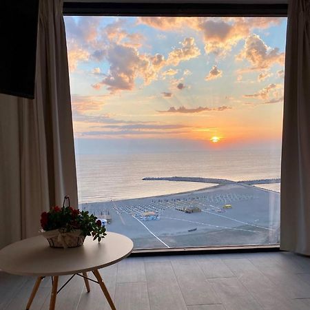 Maritimo Aparthotel Constanţa Exteriör bild